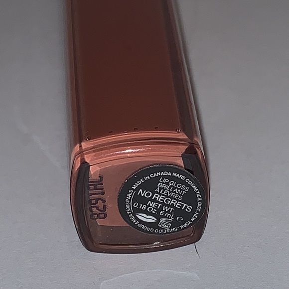 No Regrets ๐ NARS LIP GLOSS NWOB - Picture 4 of 13